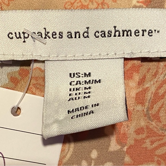 Cupcakes And Cashmere Short sleeve collar Blouse MED. - Picture 2 of 3